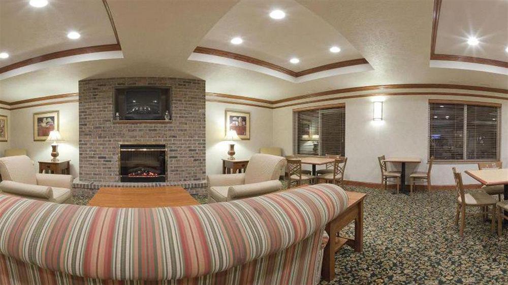 Hotel Express & West By Ihg Omaha