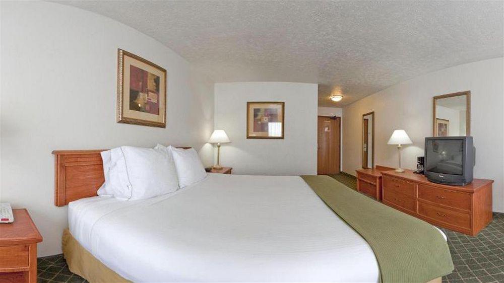 Hotel Express & West By Ihg 2*