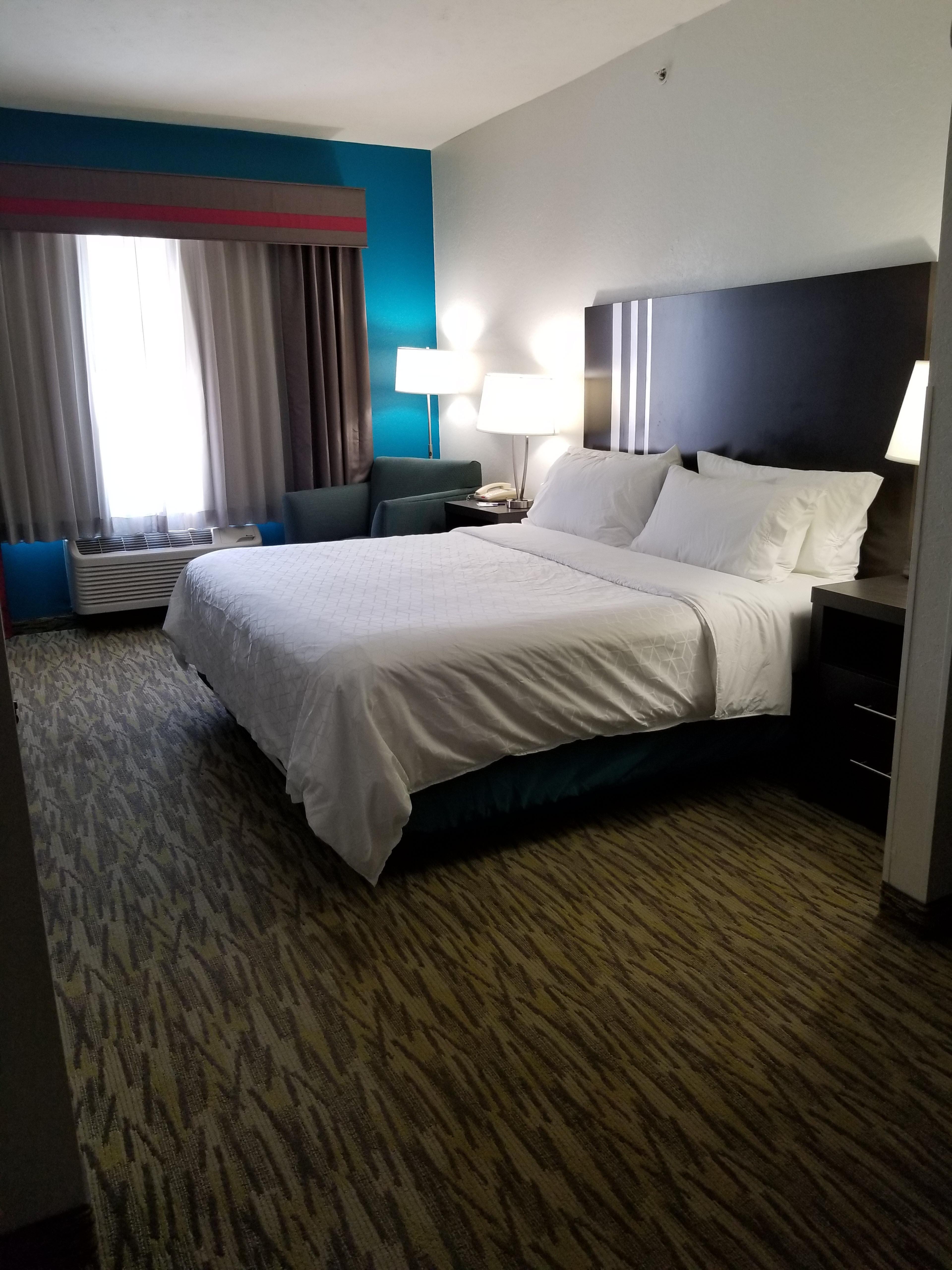 Express & West By Ihg 2*