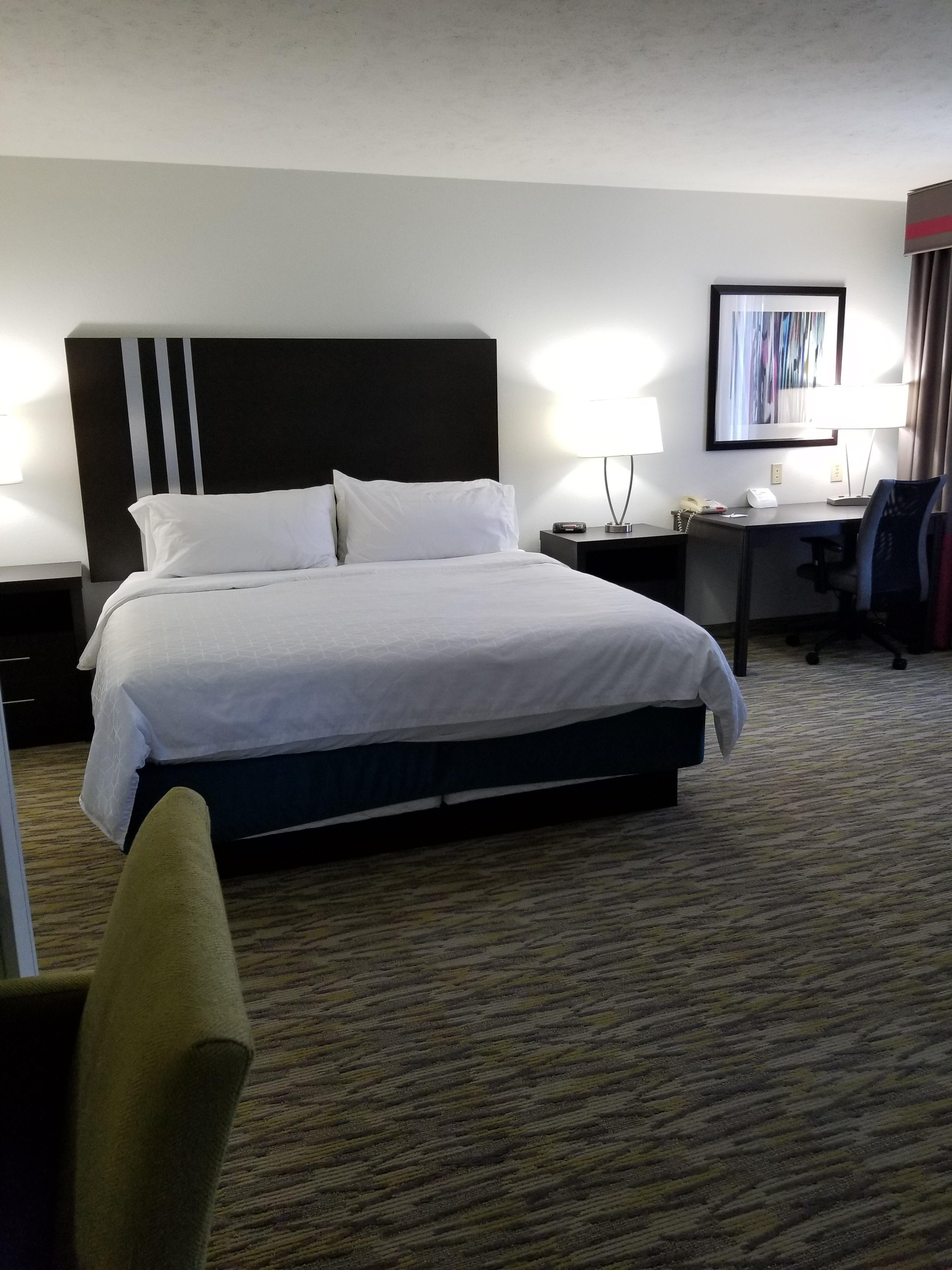 Express & West By Ihg 2*