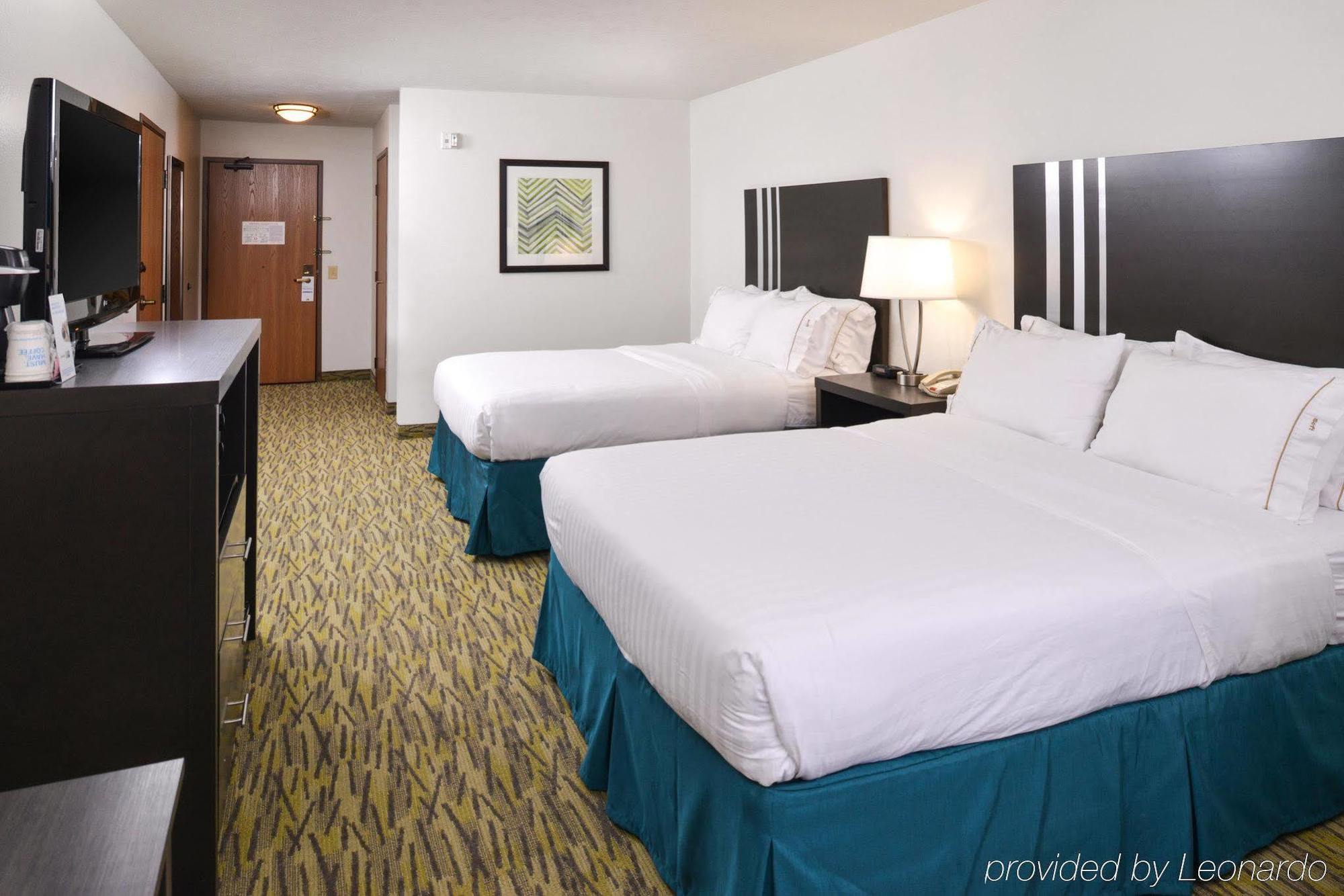 Express & West By Ihg 2*