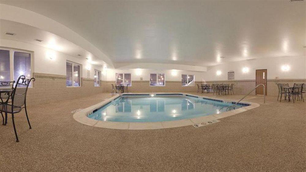 Express & West By Ihg Hotel Omaha