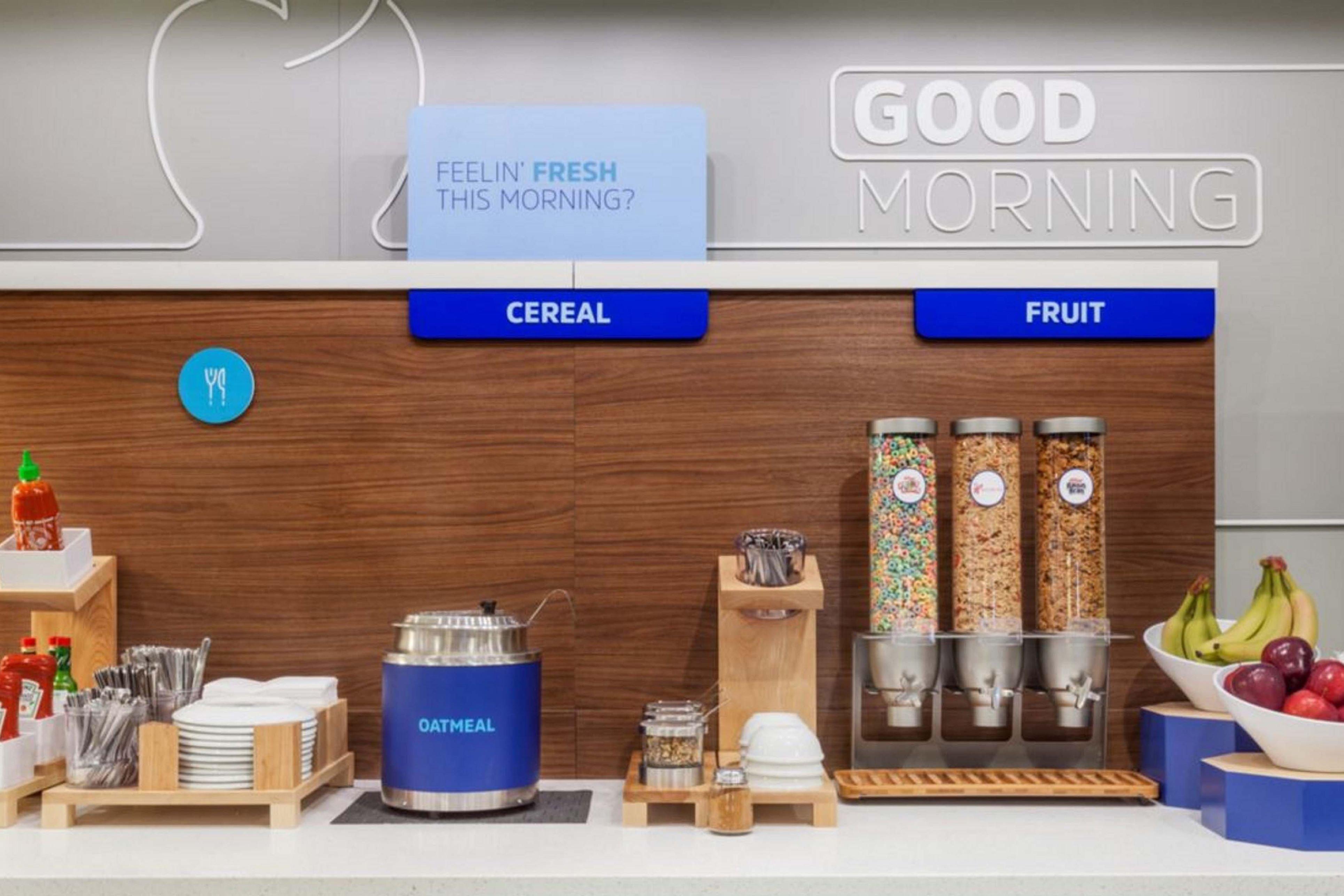 Express & West By Ihg Omaha