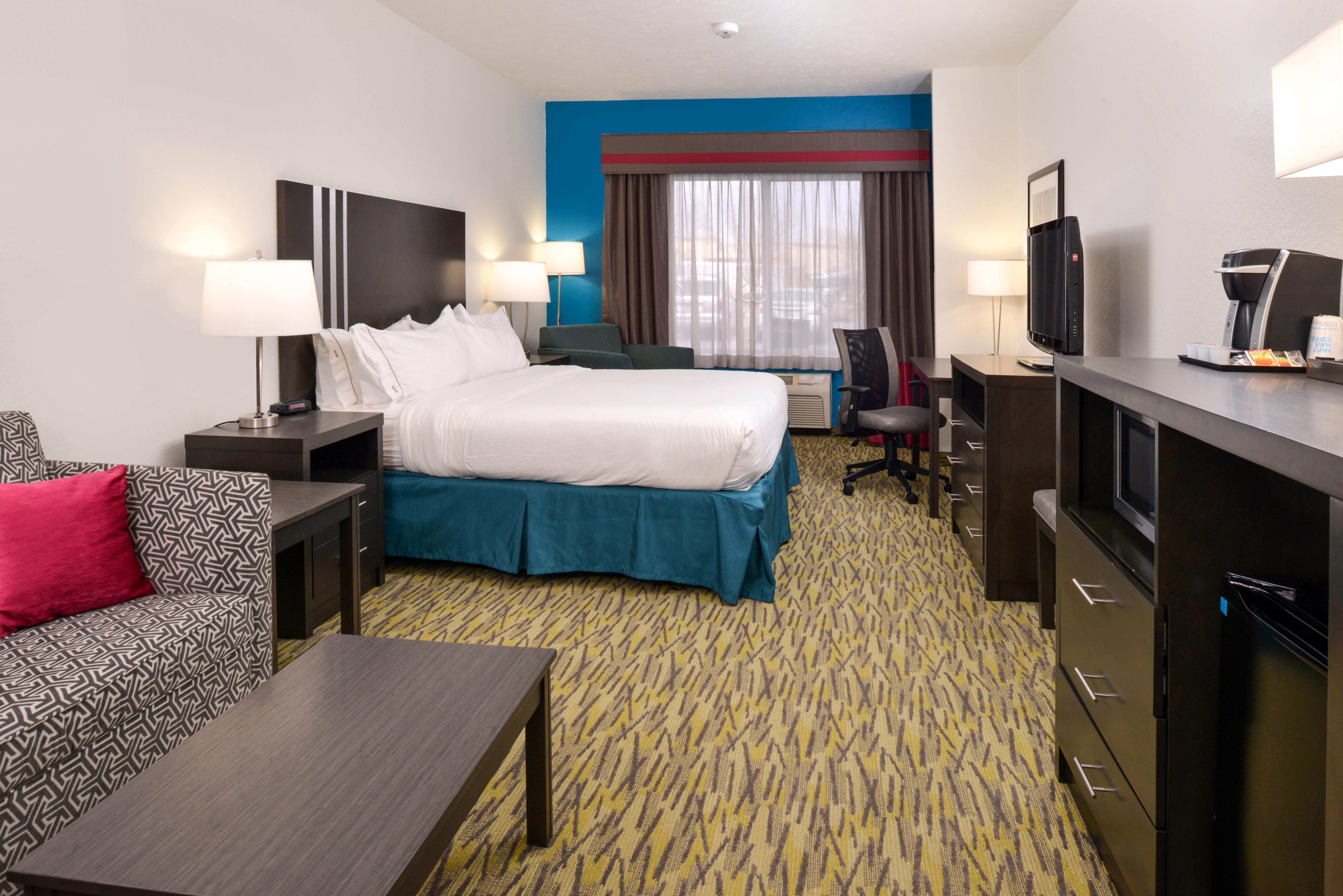 Express & West By Ihg Omaha
