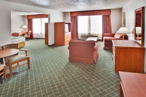 Express & West By Ihg Hotel