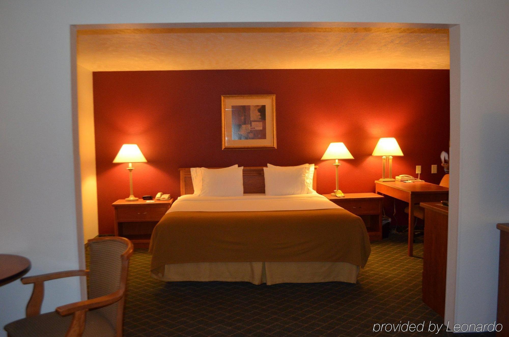 Express & West By Ihg