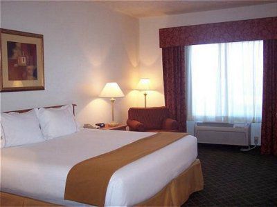 Express & West By Ihg Hotel